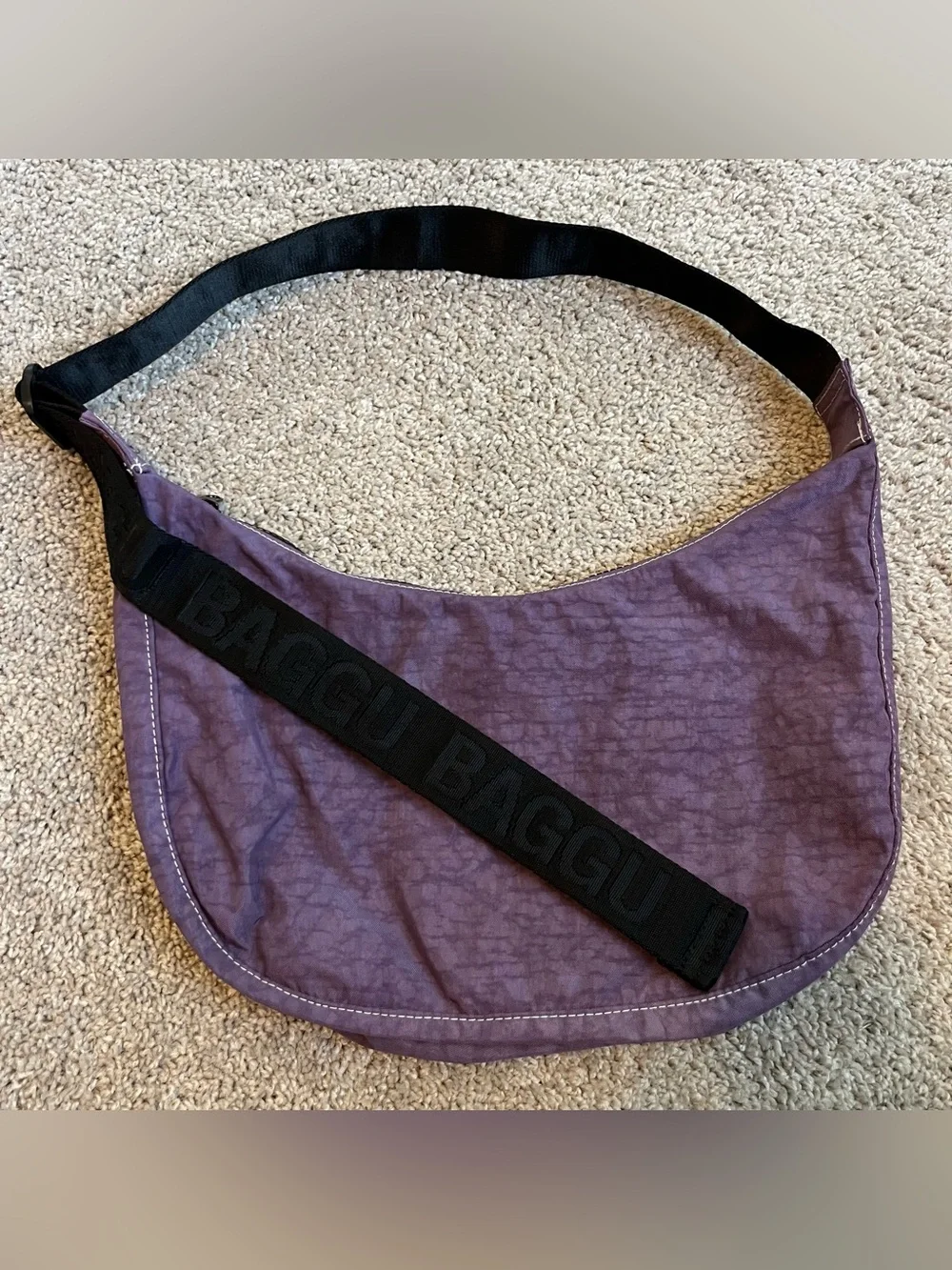 BAGGU Medium Grape Jelly Crescent - Picture 3 of 6